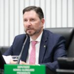 Alece manifesta apoio...