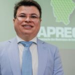 Aprece acende sinal...