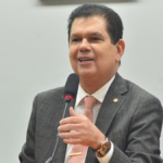 Mauro Filho leva...